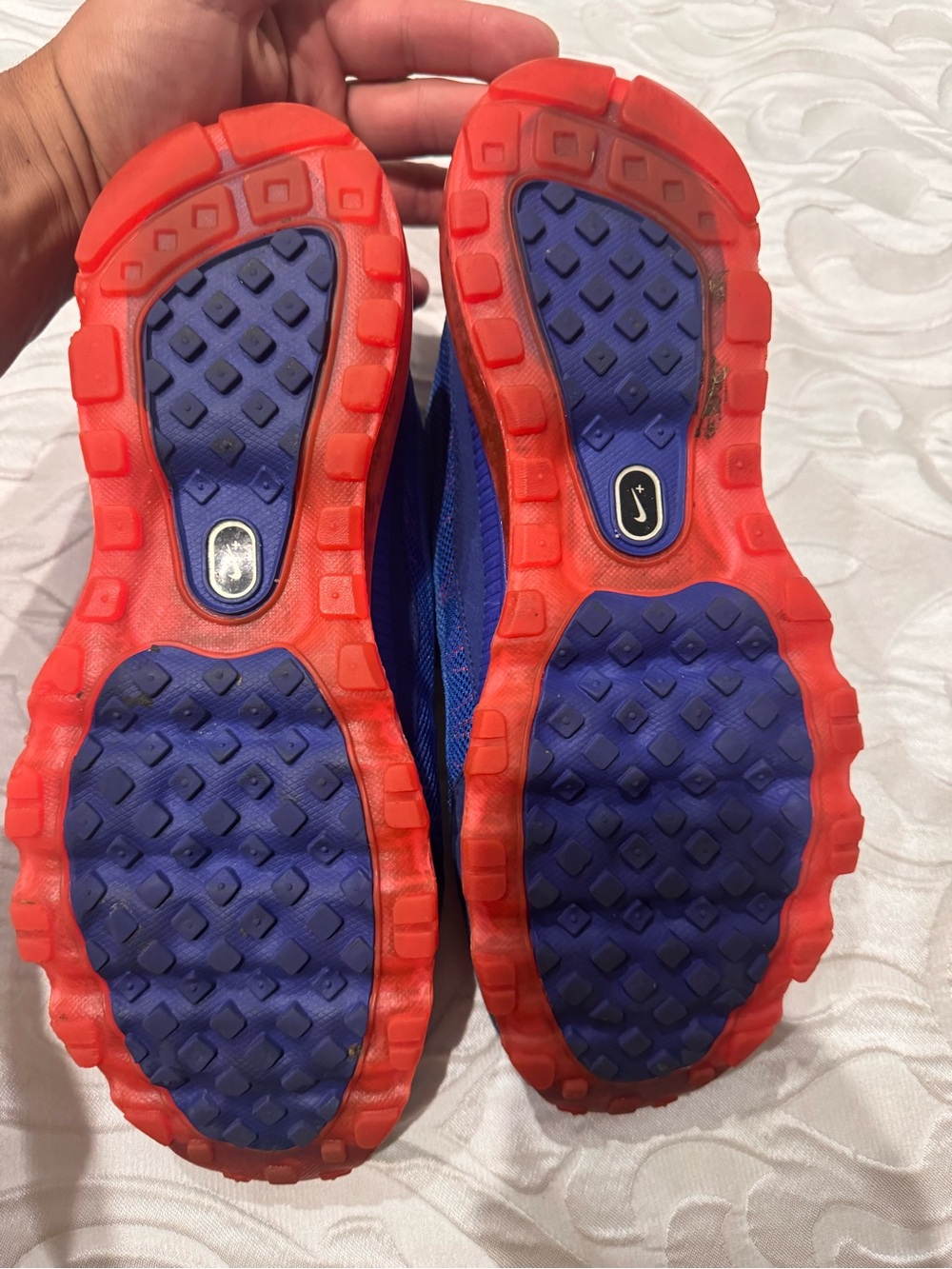 Air max mens 10.5 Blue Sneakers with Red Accents - Picture 6 of 7